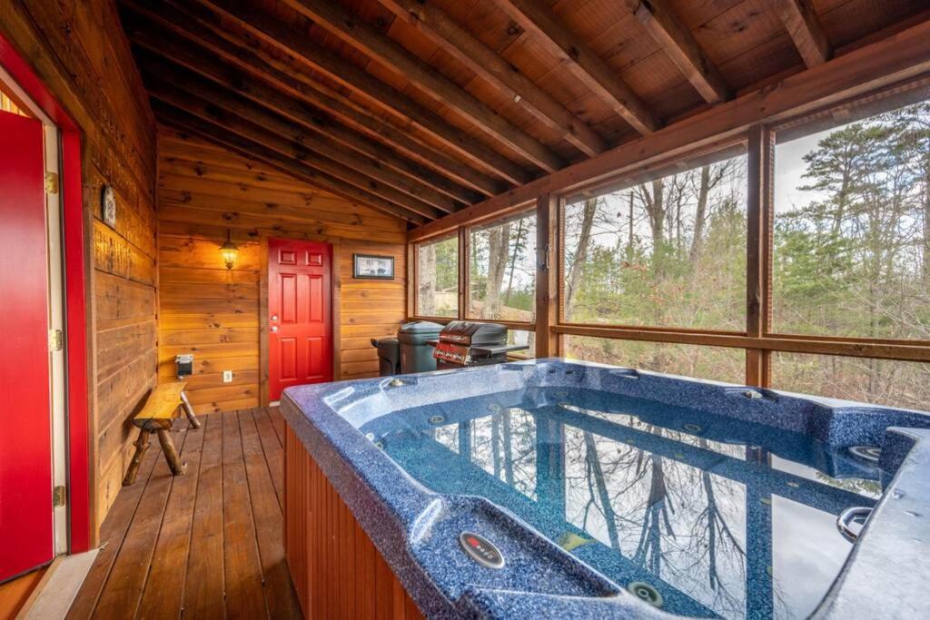 Over The Mountain - Smoky Mountain View Cabin 塞维尔维尔 外观 照片