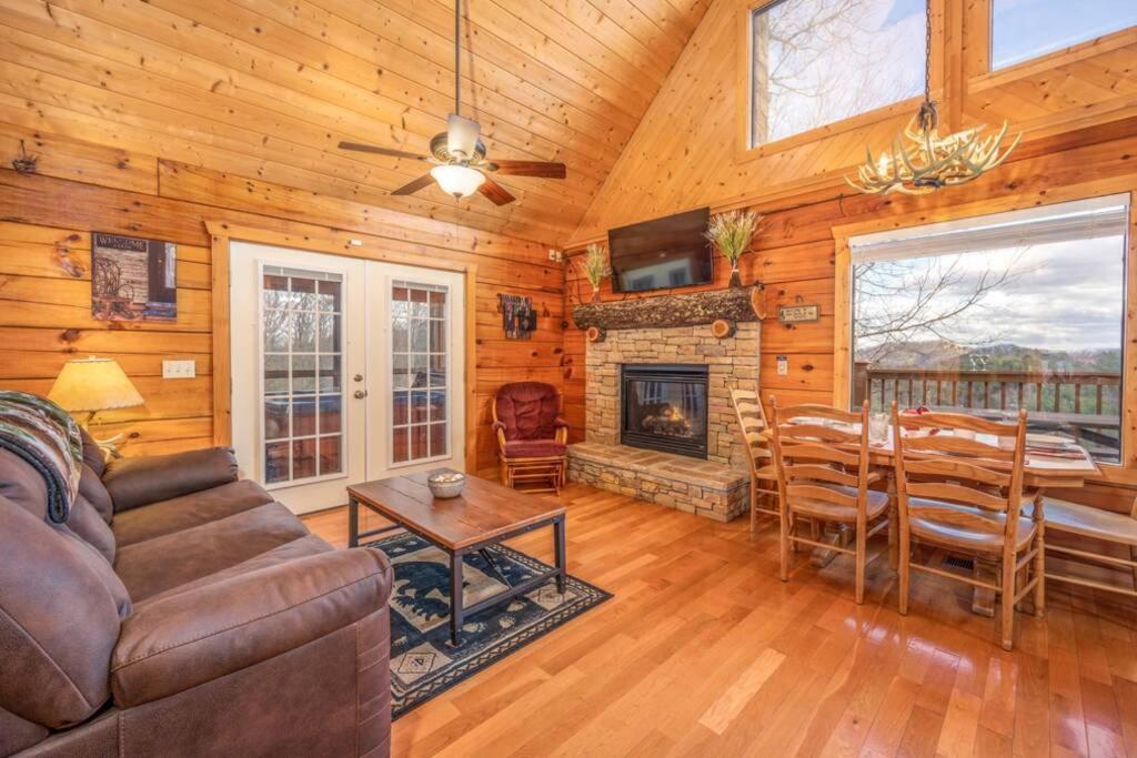 Over The Mountain - Smoky Mountain View Cabin 塞维尔维尔 外观 照片